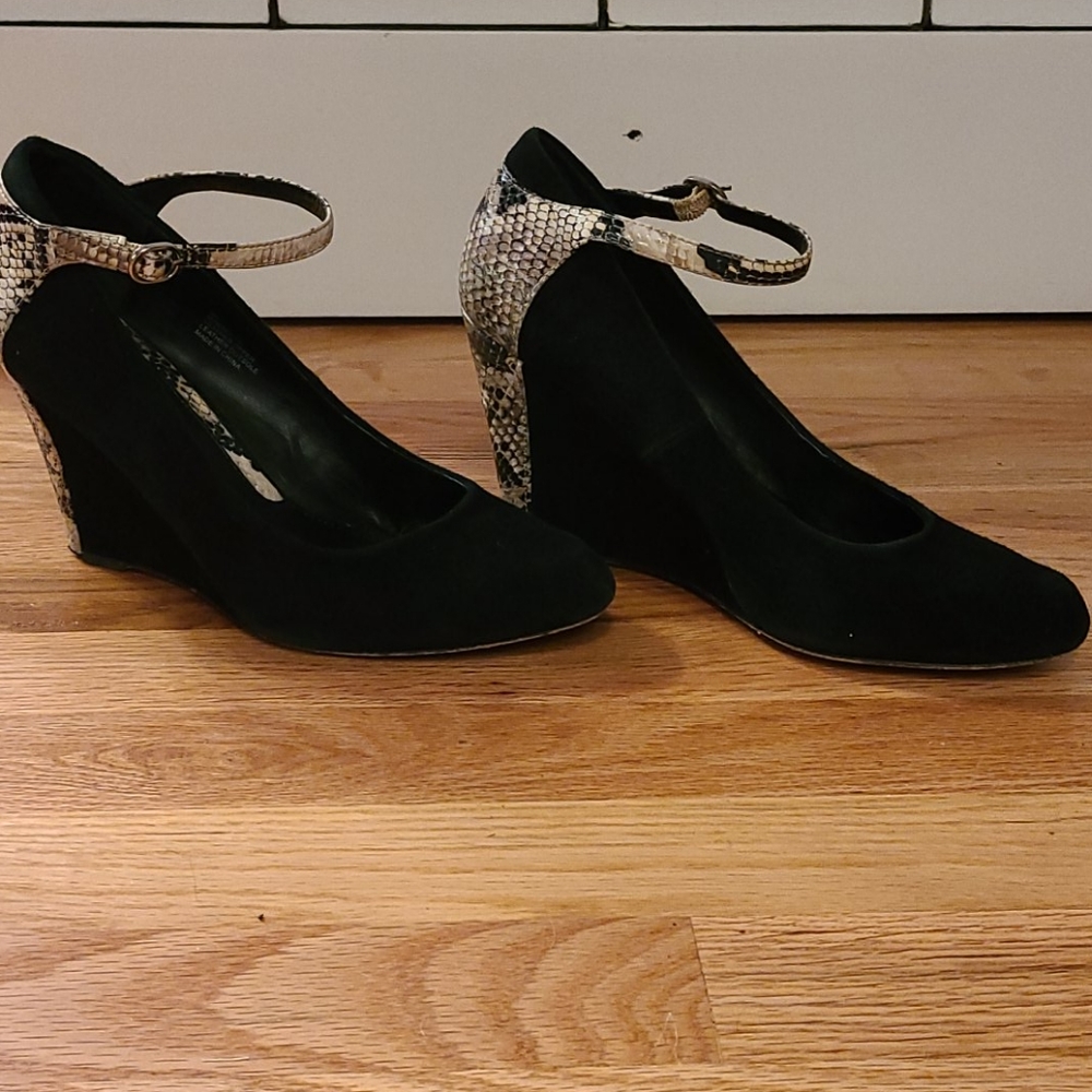 Suede black and snake skin wedges